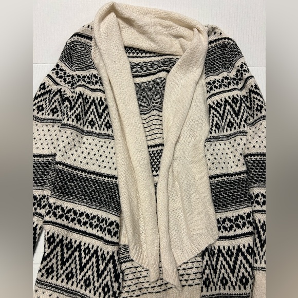 Maurice’s Aztec Cardigan Sweater Size M - Picture 3 of 5